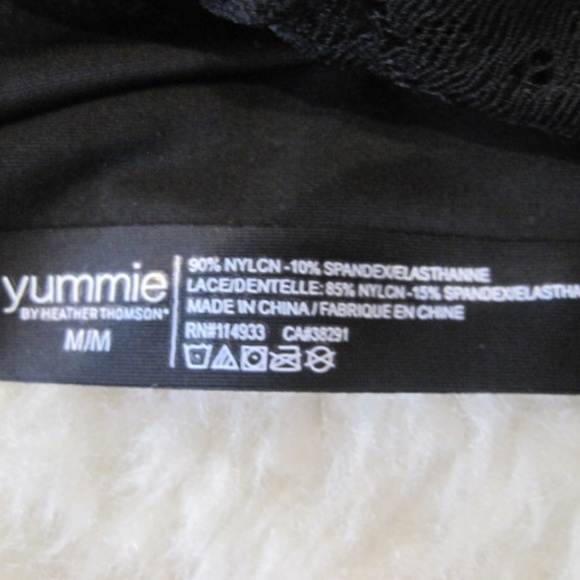 Yummie Bonded Lace Back Bra - Picture 3 of 4